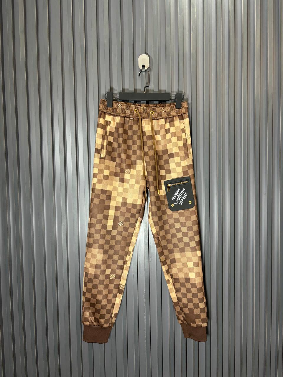 LV S25 Erkek Eşofman Takımı - Glimmer of Luxury