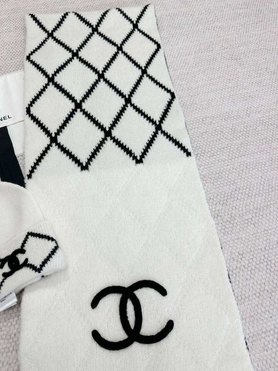 Chanel 25 Atkı