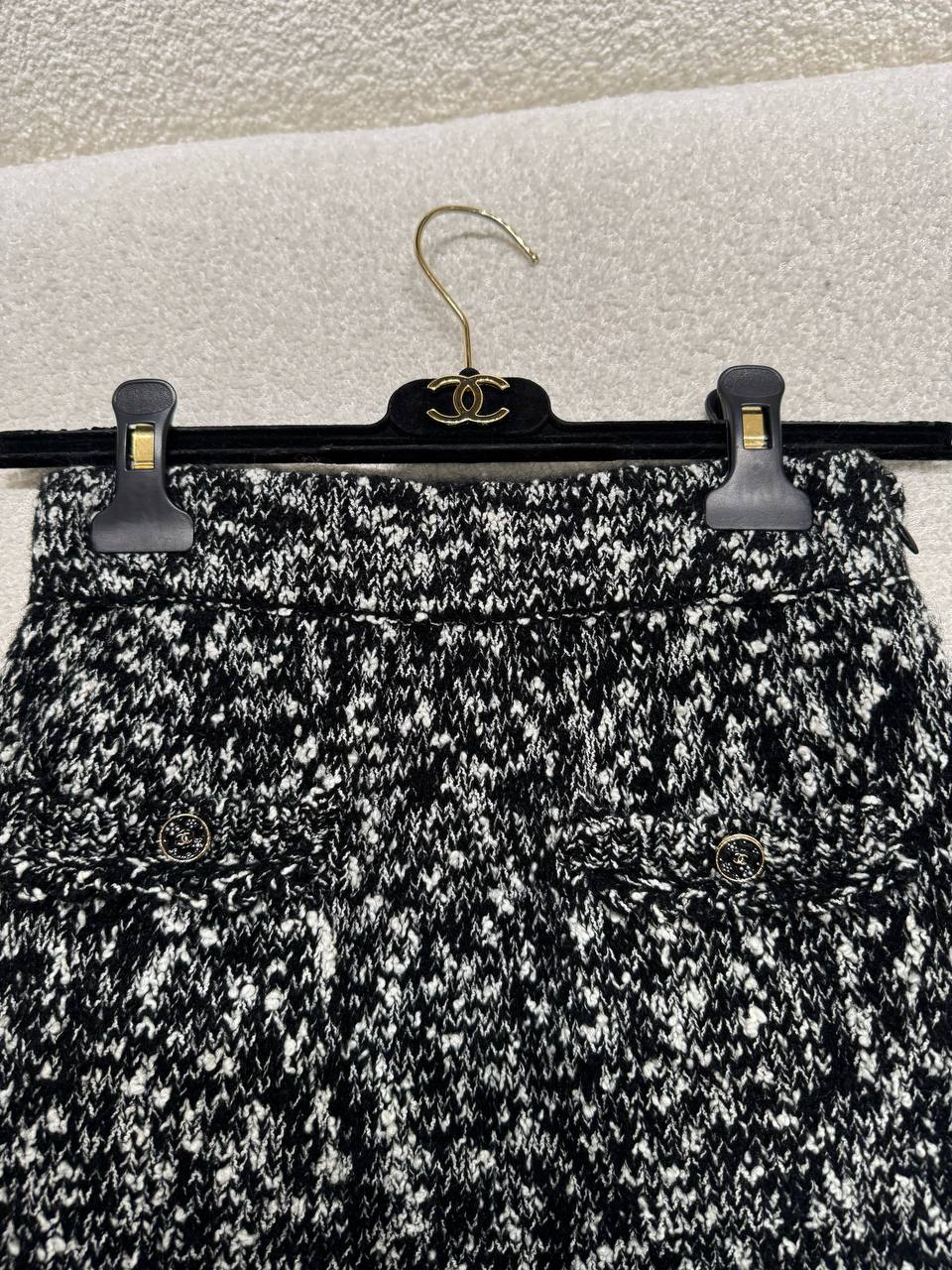 Chanel 25B Plaid Tweed Skirt