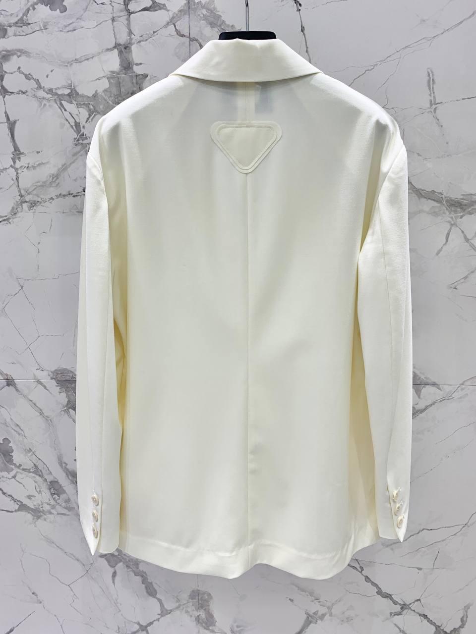 Prada Takım Elbise - Glimmer of Luxury