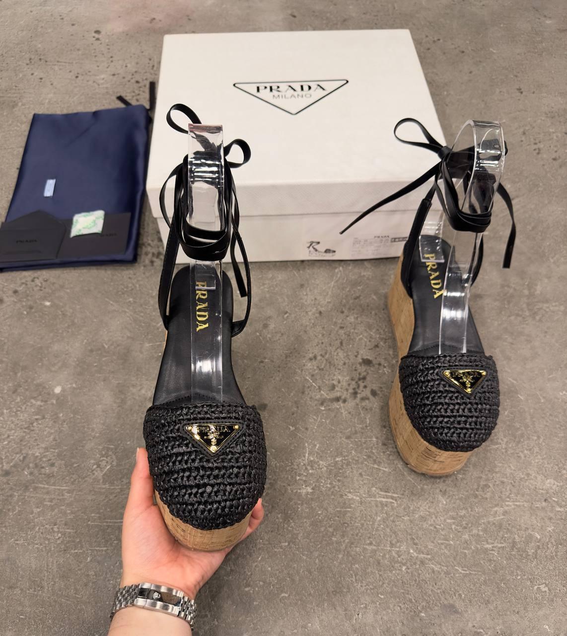 Prada Rafia Kama Topuklu Sandalet - Glimmer of Luxury