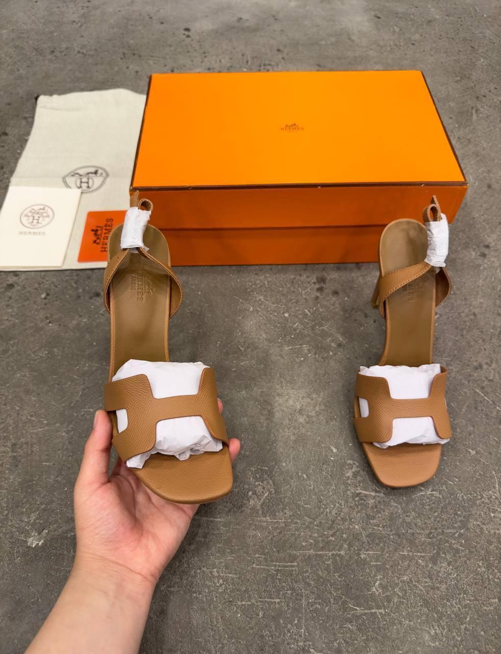 Hermès Ella 105 Sandal Altın - Glimmer of Luxury