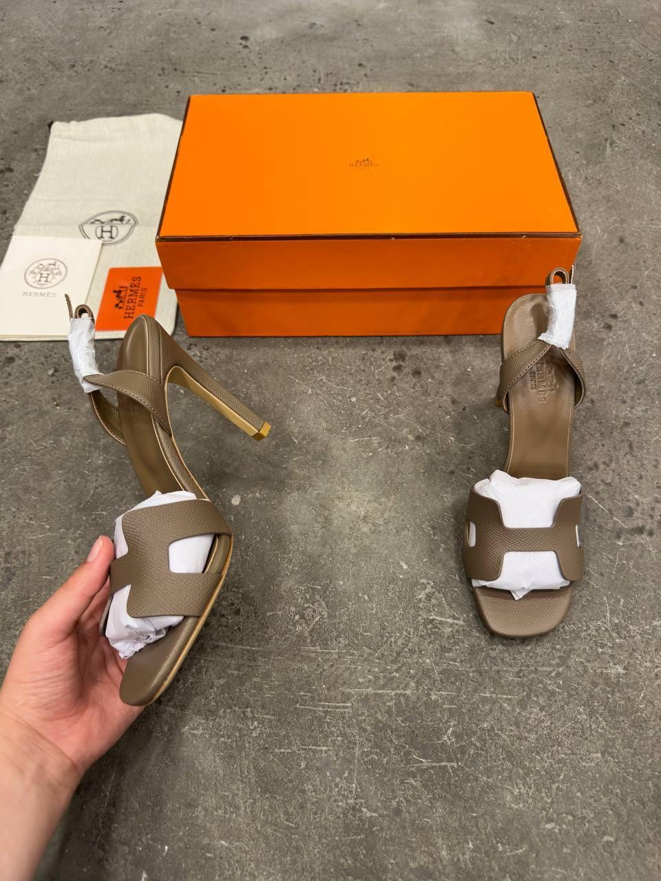 Hermès Ella 105 Sandal Etoupe - Glimmer of Luxury