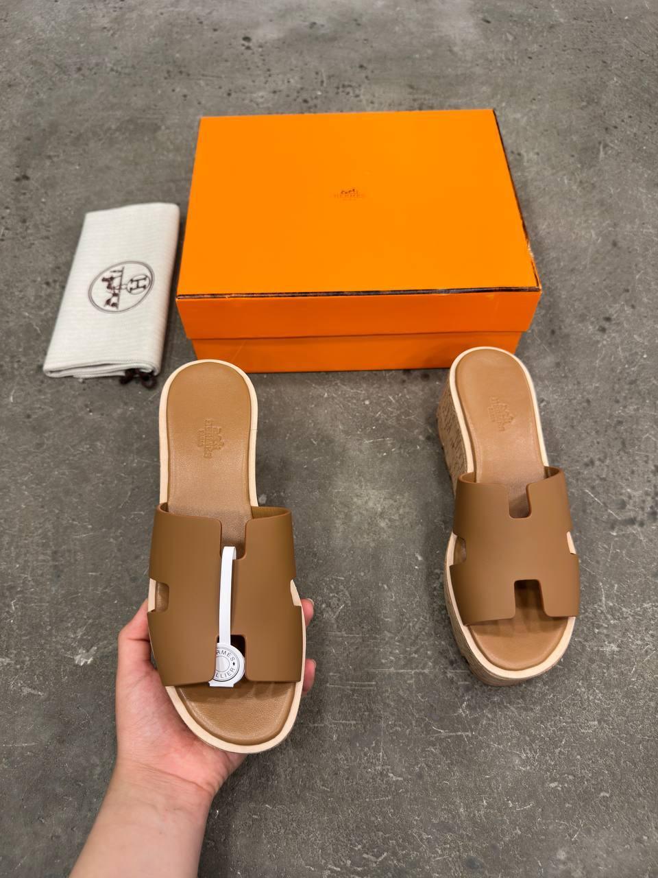 Hermès Eze Sandalet Altın - Glimmer of Luxury