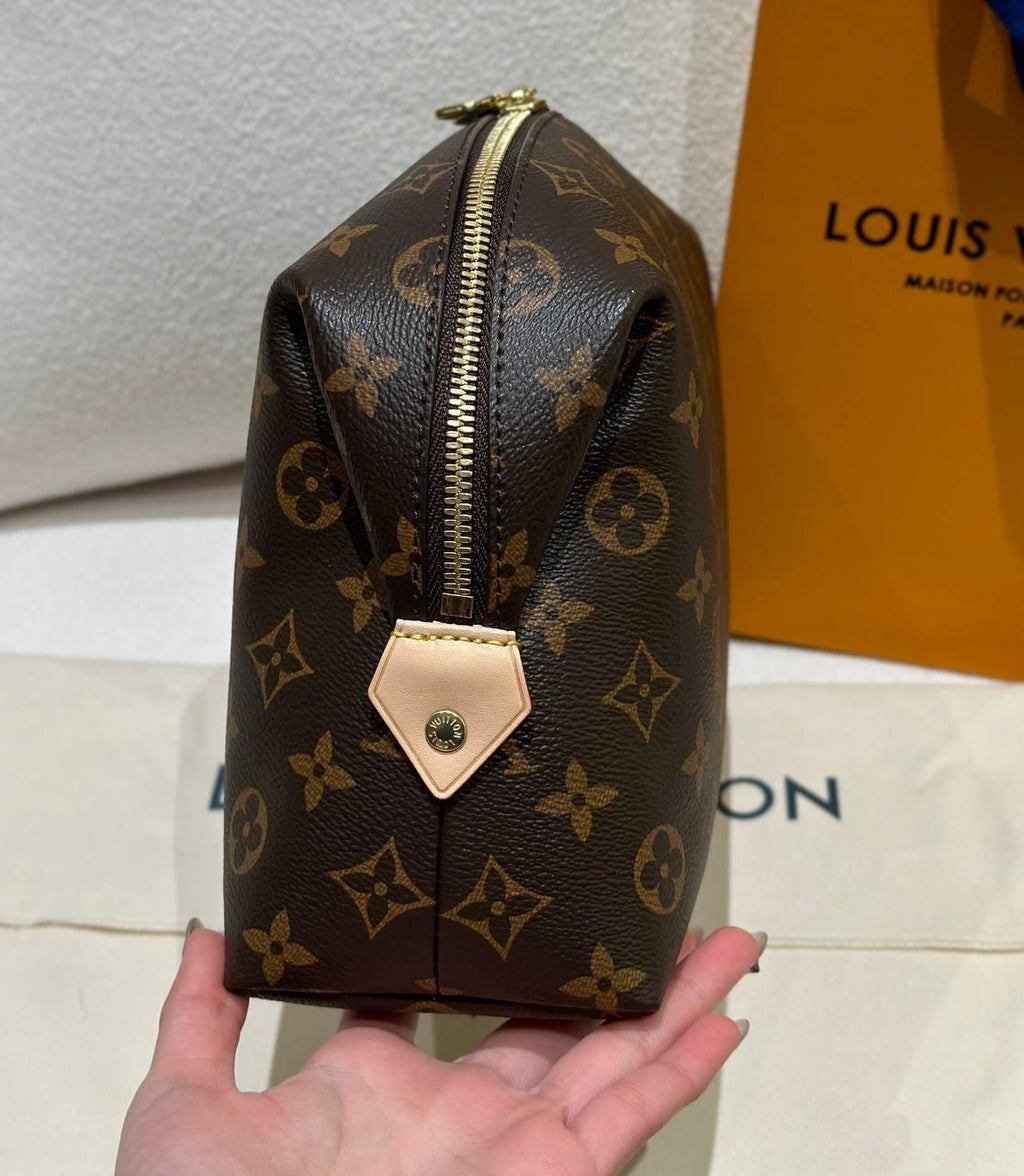 Louis Vuitton Monogram Kozmetik Çantası GM NM - Glimmer of Luxury