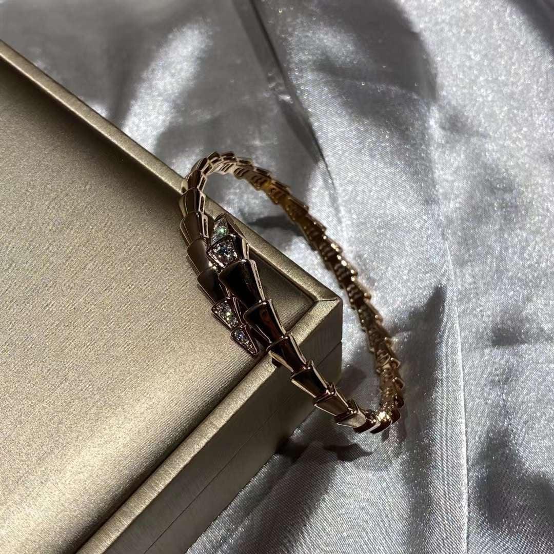 BVLGARI 18 Ayar Altın Pırlanta Bileklik - Glimmer of Luxury