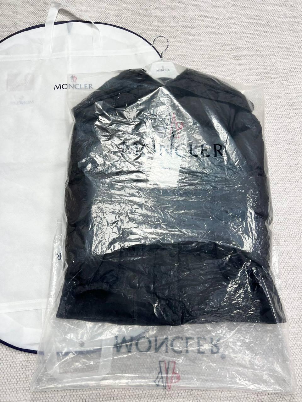 Moncler Cupidone Siyah Kapüşonlu Puff Mont - Glimmer of Luxury
