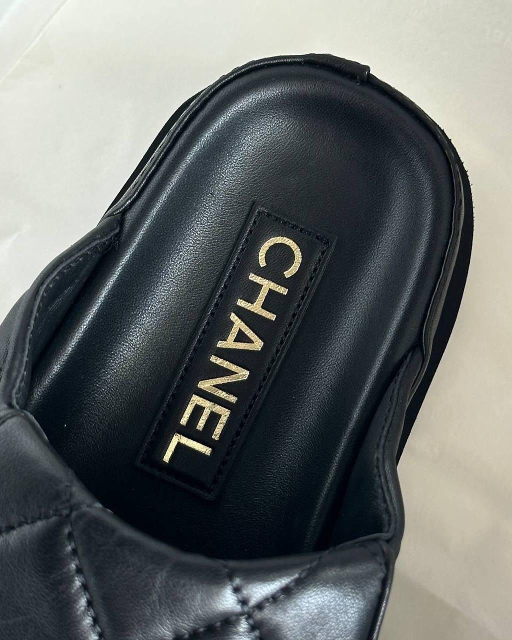 Chanel CC Kapitone Deri Terlik - Glimmer of Luxury