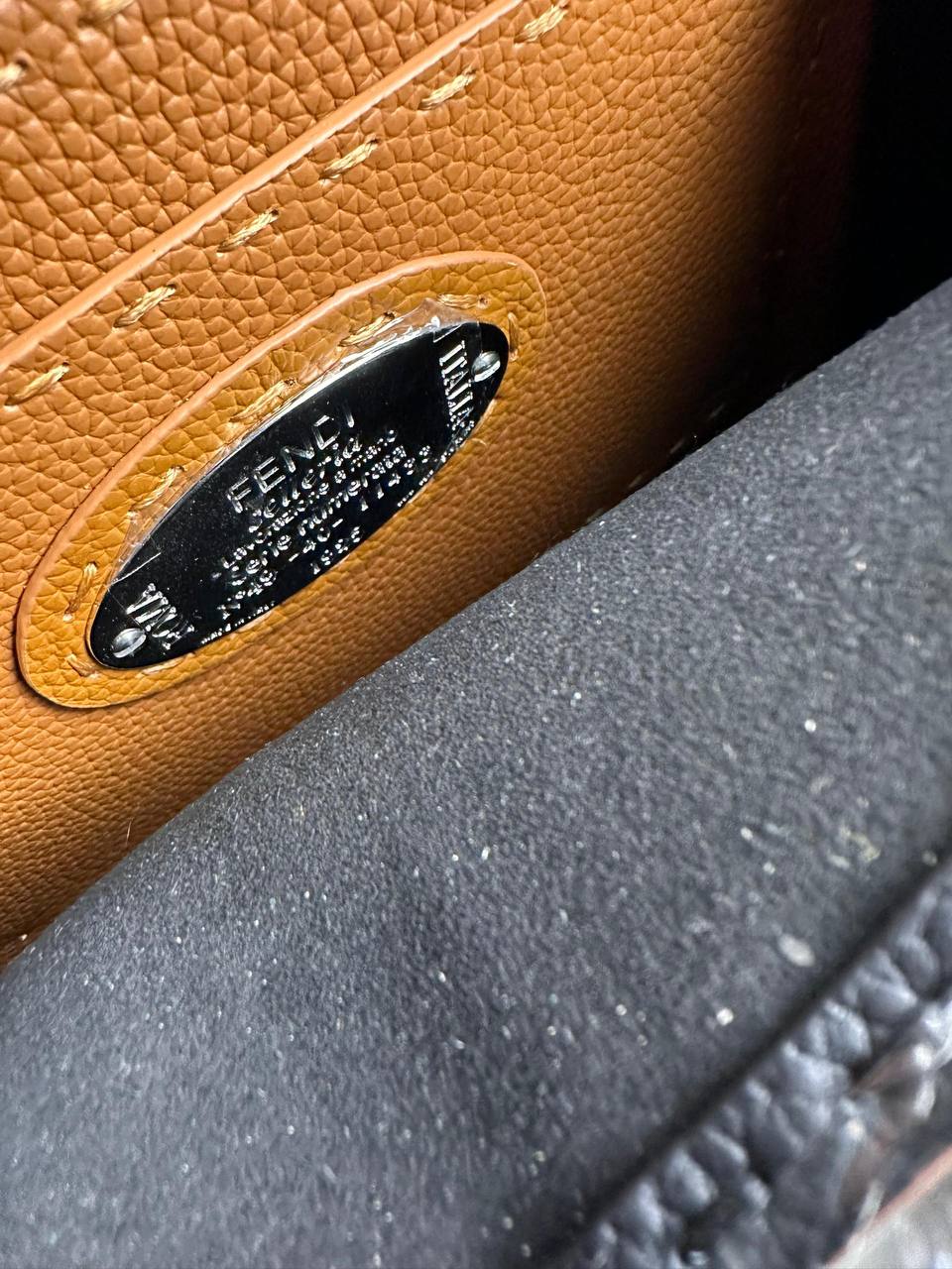 Fendi Peekaboo Mini ISeeU - Egzotik Detaylara Sahip Selleria Çanta - Glimmer of Luxury