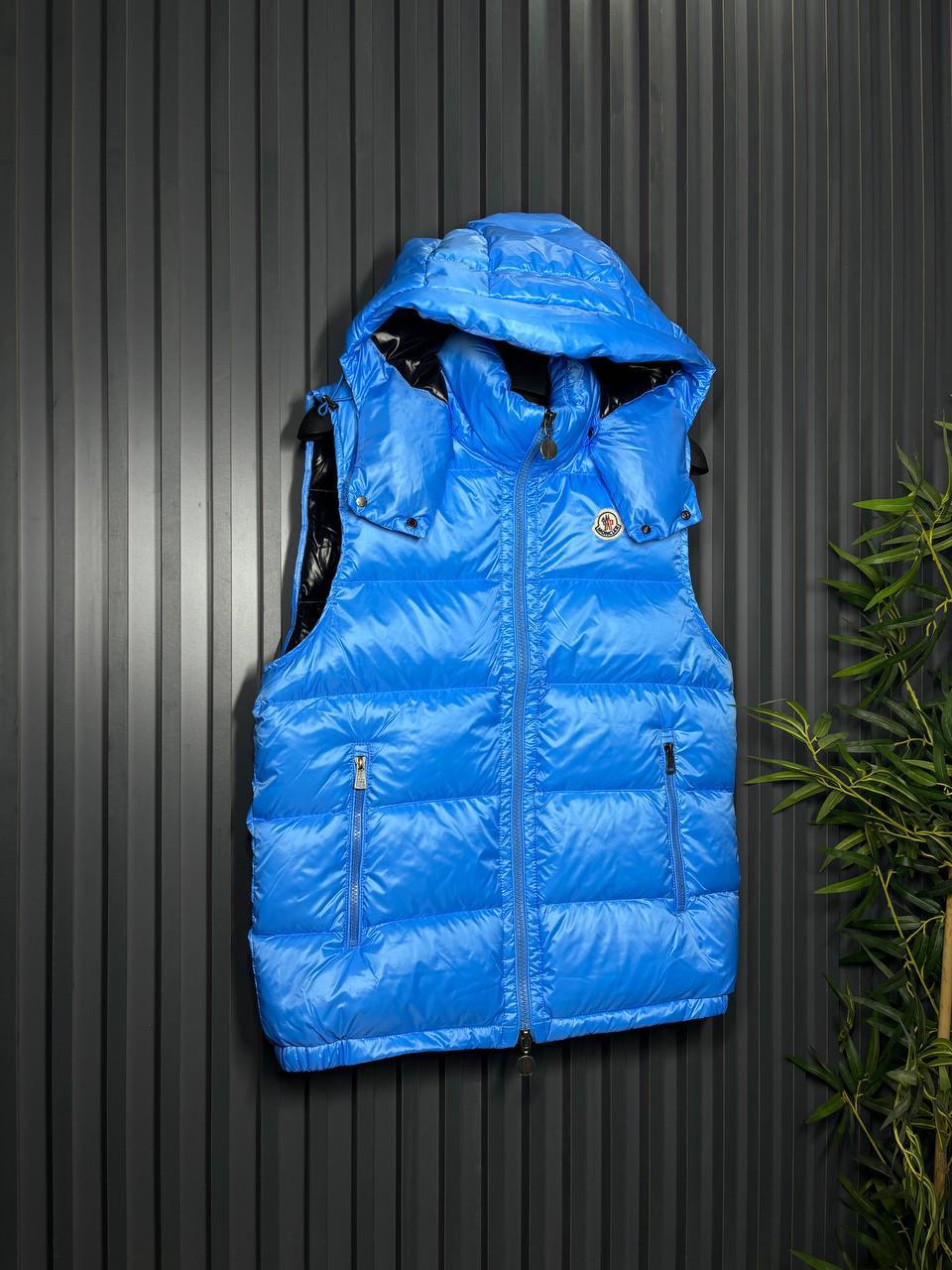 Moncler Kaz Tüyü Dolgulu Yelek - Glimmer of Luxury