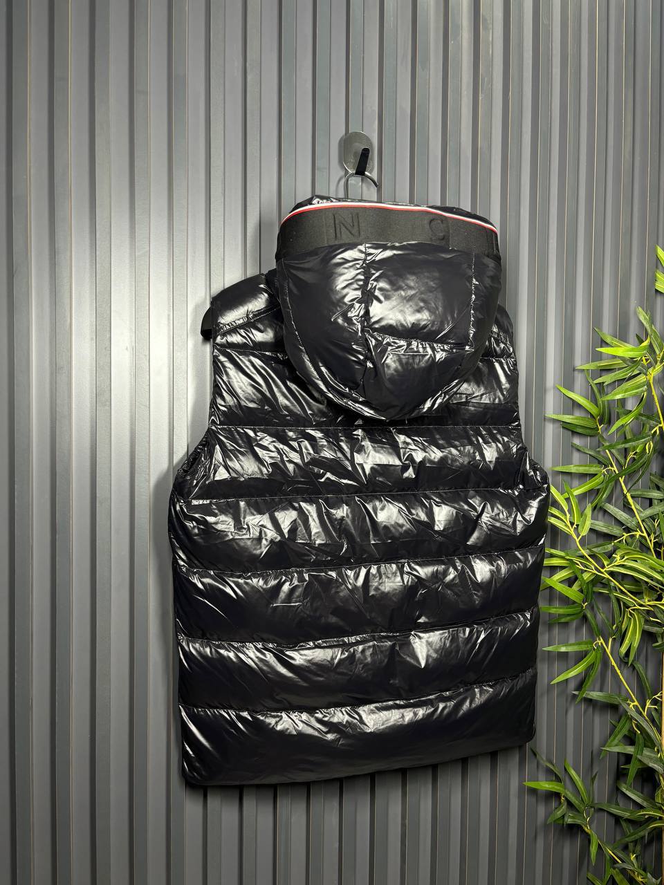 Moncler Kaz Tüyü Dolgulu Yelek - Glimmer of Luxury