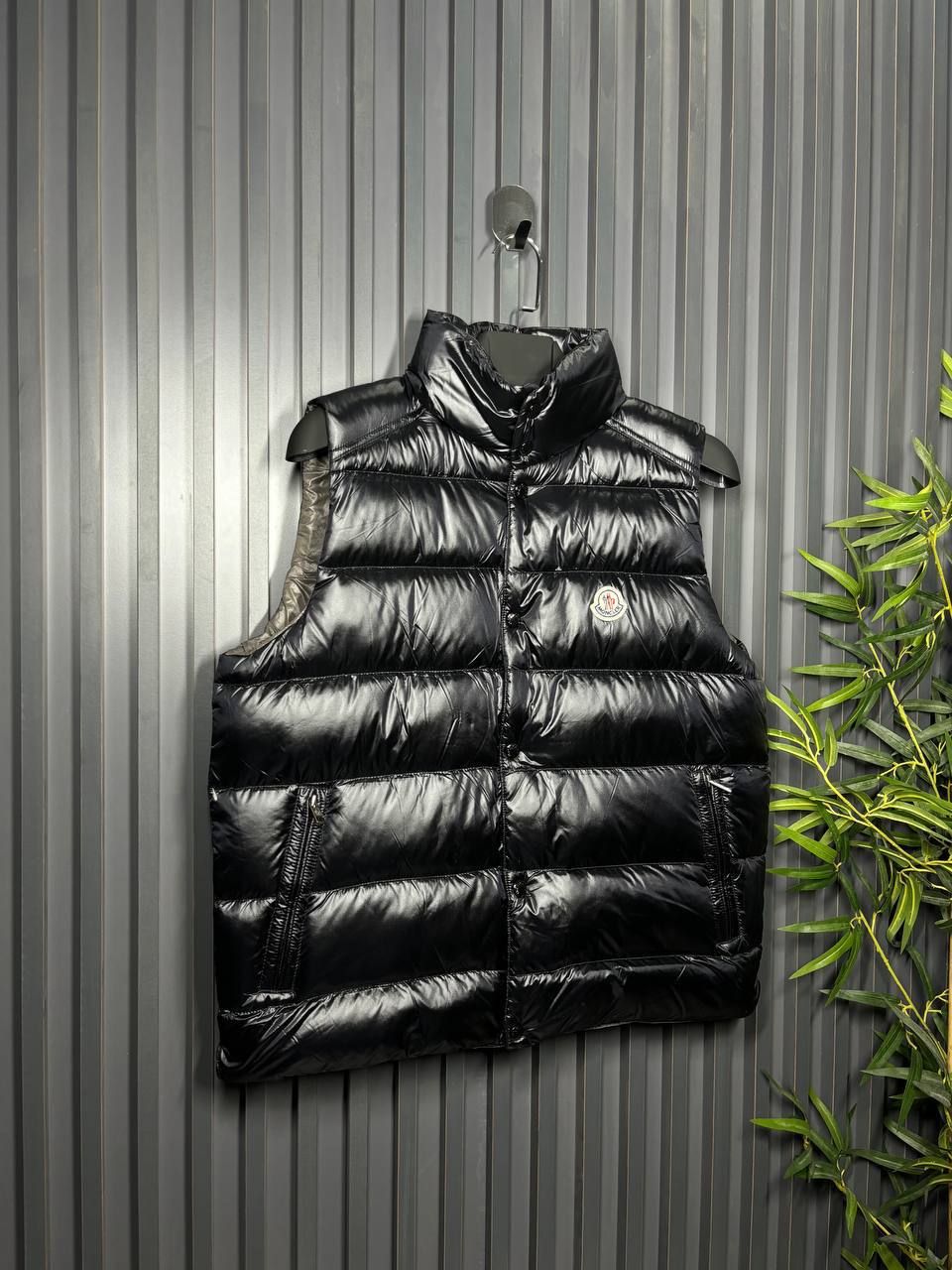 Moncler Kaz Tüyü Dolgulu Yelek - Glimmer of Luxury