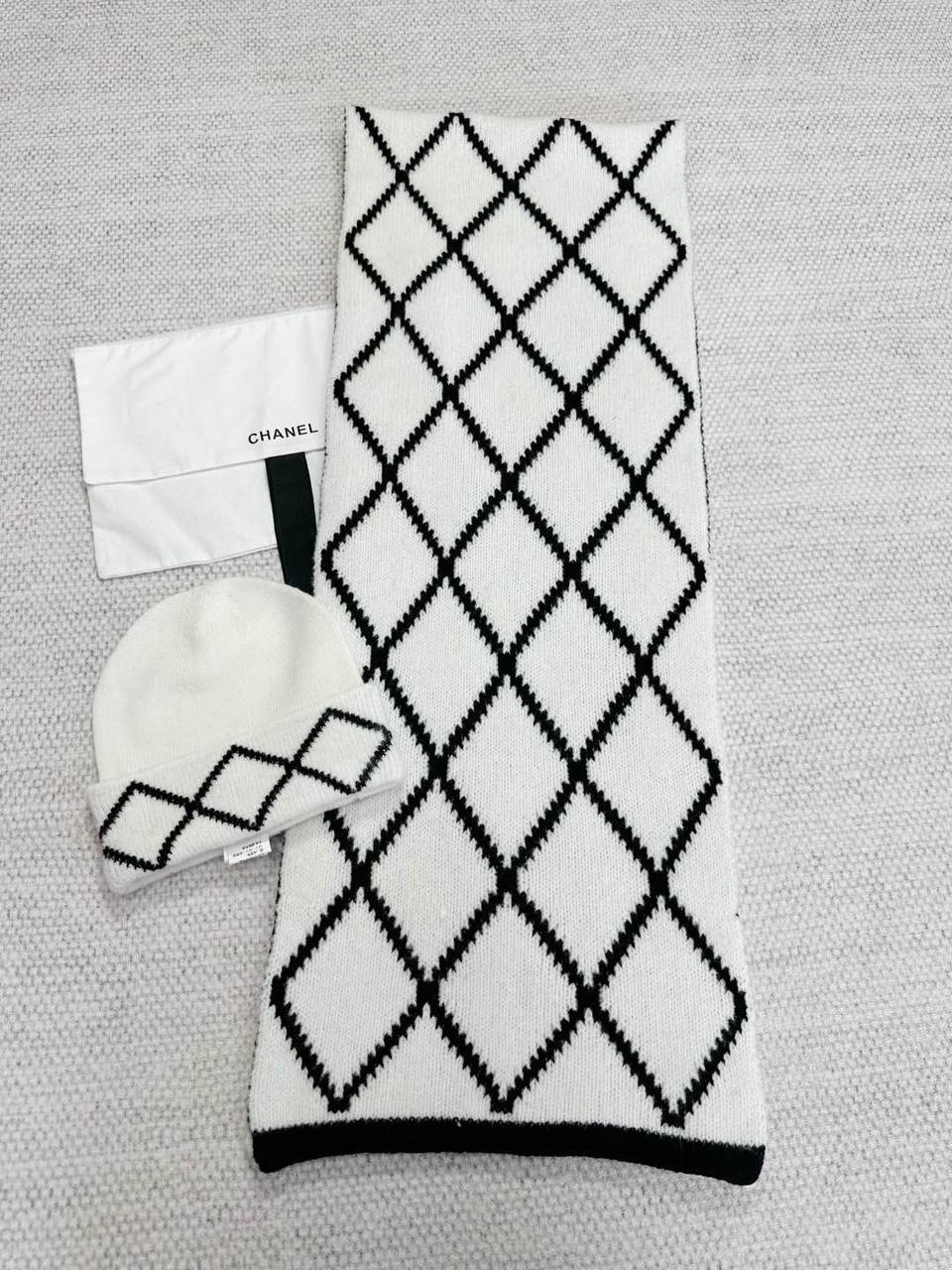 Chanel 25 Atkı