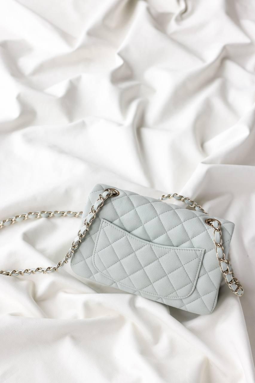 Chanel Klasik Orta Açık Mavi Havyar - Glimmer of Luxury