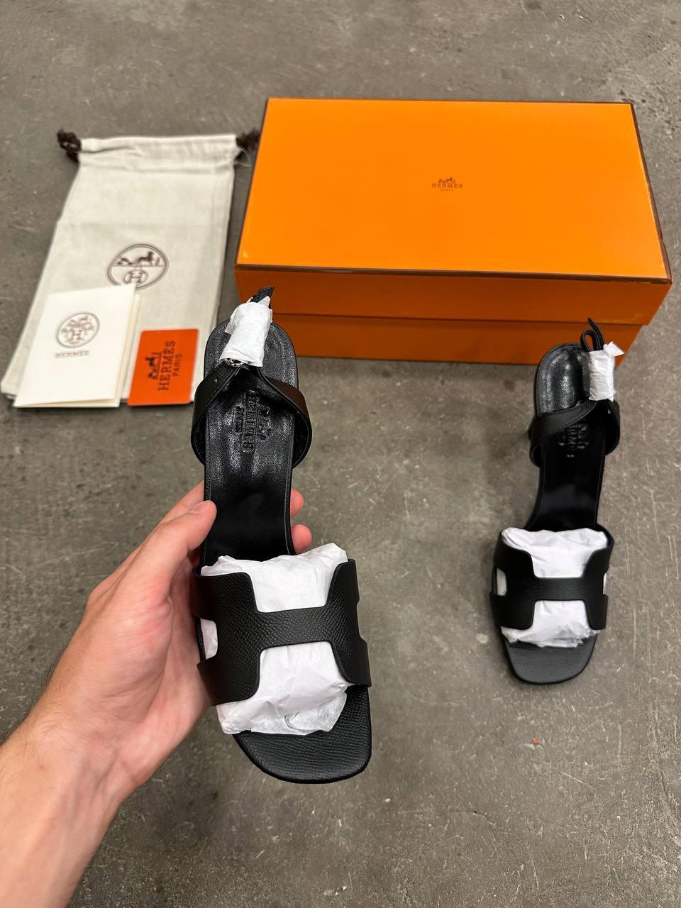 Hermes Ella 105 Sandal Siyah - Glimmer of Luxury