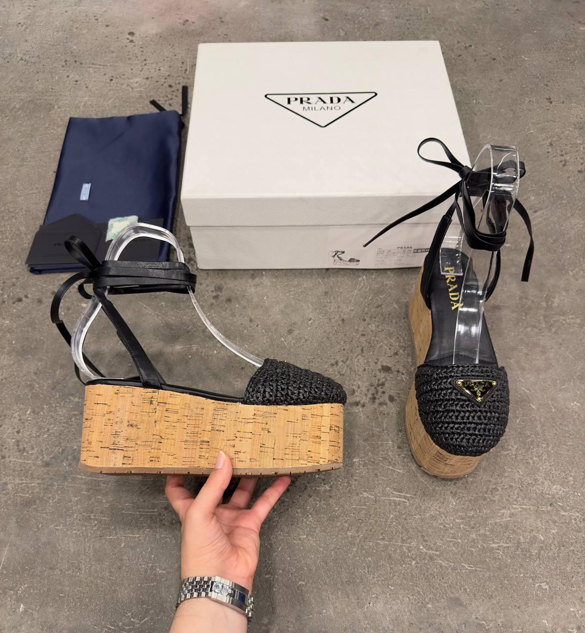 Prada Rafia Kama Topuklu Sandalet - Glimmer of Luxury