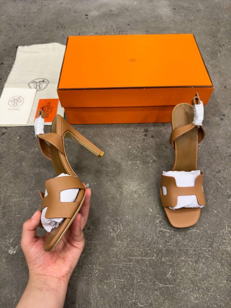 Hermès Ella 105 Sandal Altın - Glimmer of Luxury