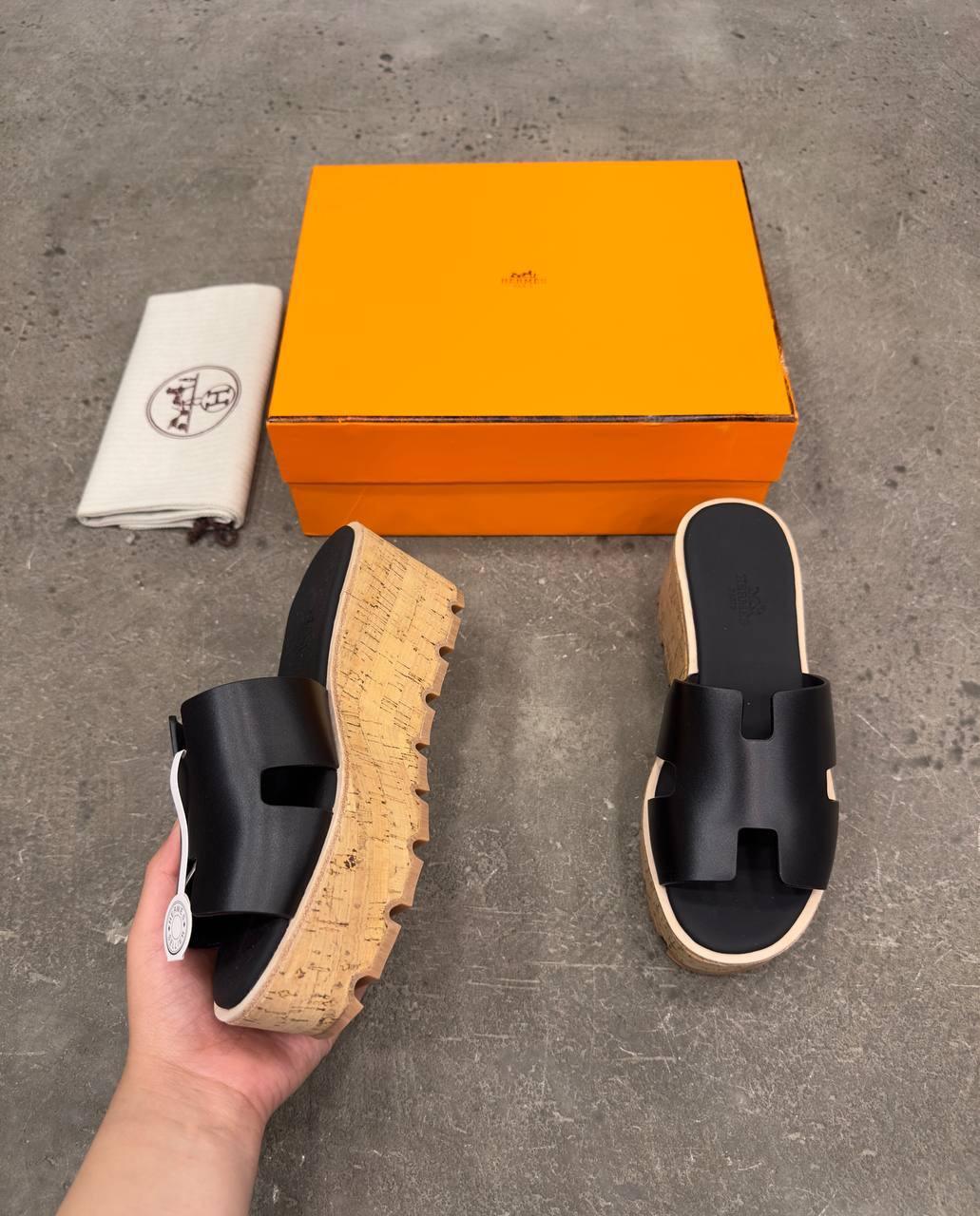 Hermès Eze Sandalet Siyah - Glimmer of Luxury