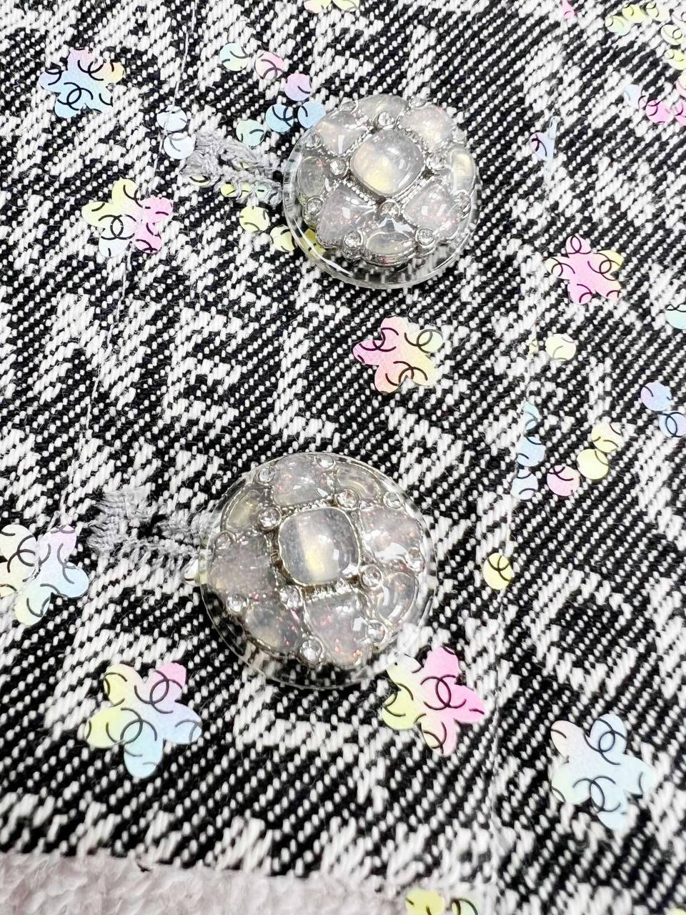 CHANEL 24C Podyum Yeleği Siyah/Ekru/Çok Renkli - Glimmer of Luxury
