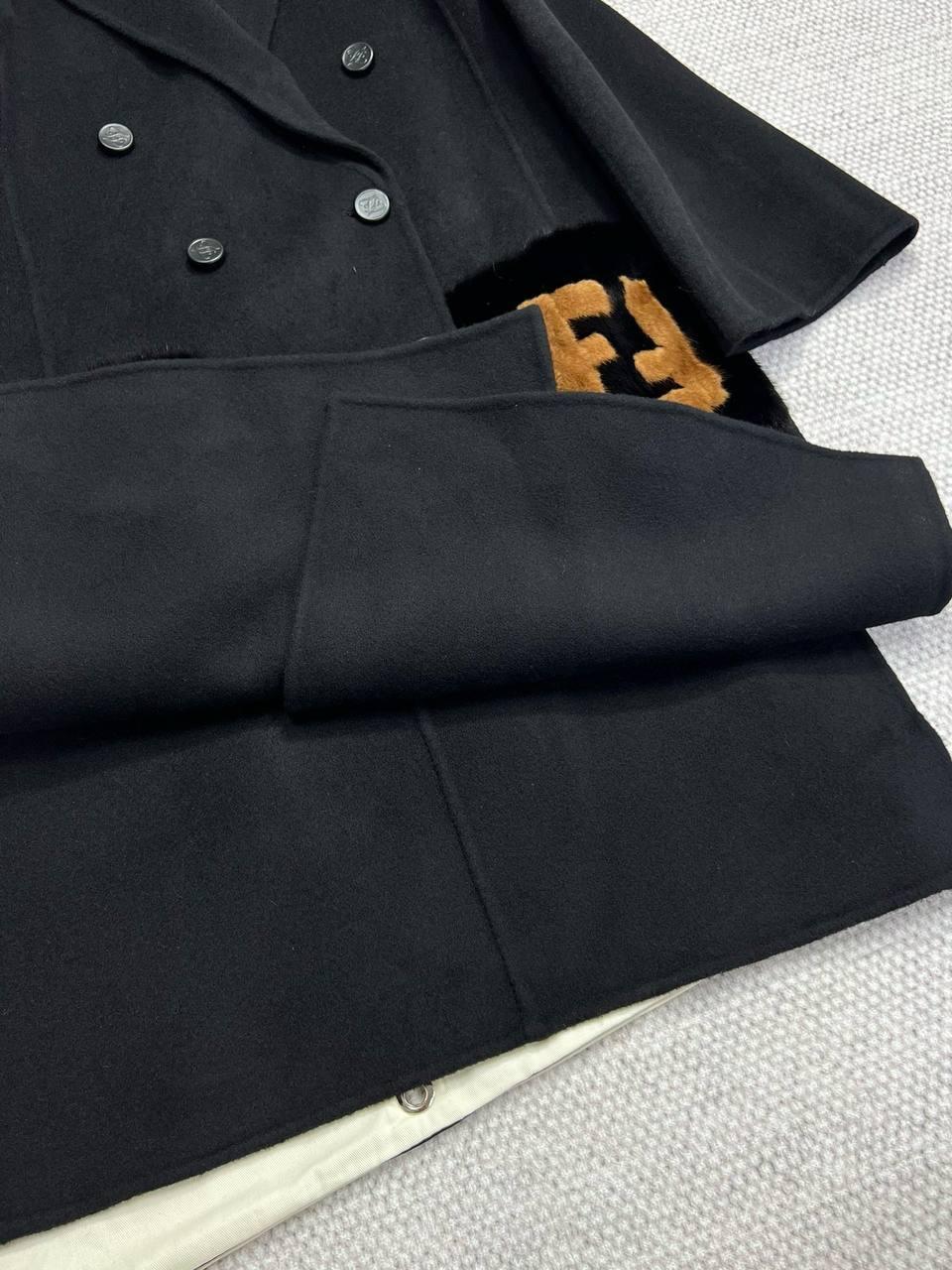 FENDI FF Cepli Kürk Manto - Glimmer of Luxury