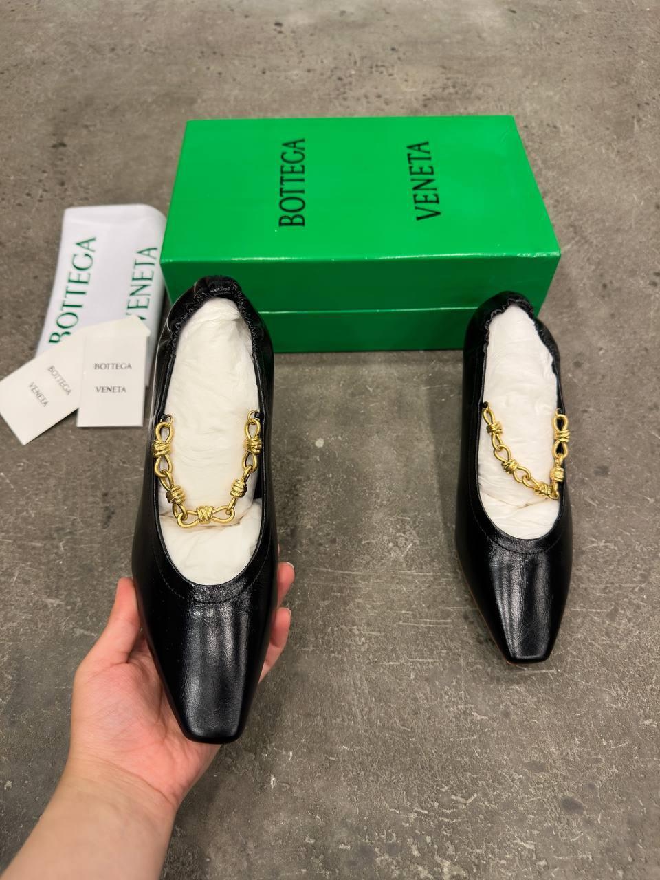 Bottega Veneta Keskin Zincirli Topuklu Ayakkabı - Glimmer of Luxury