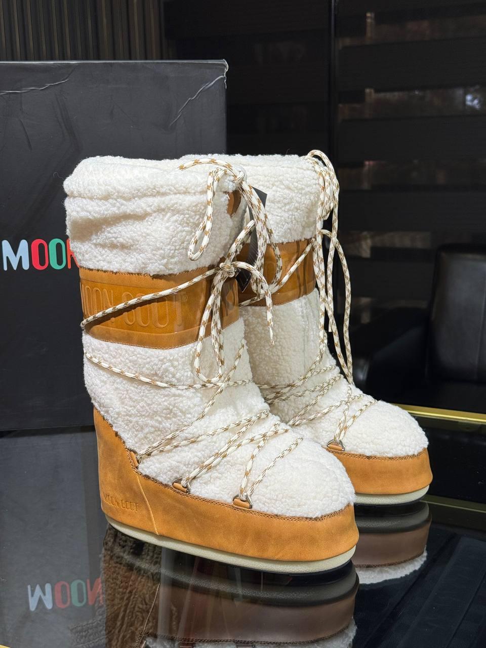 Moon Koyun Postu Kar Botu - Glimmer of Luxury