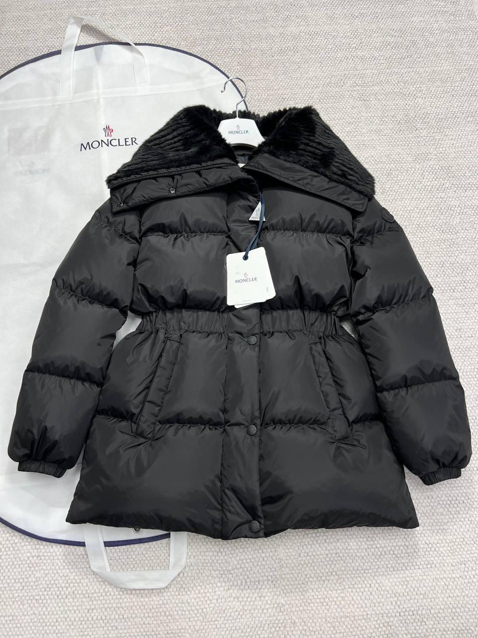 Moncler Cupidone Siyah Kapüşonlu Puff Mont - Glimmer of Luxury