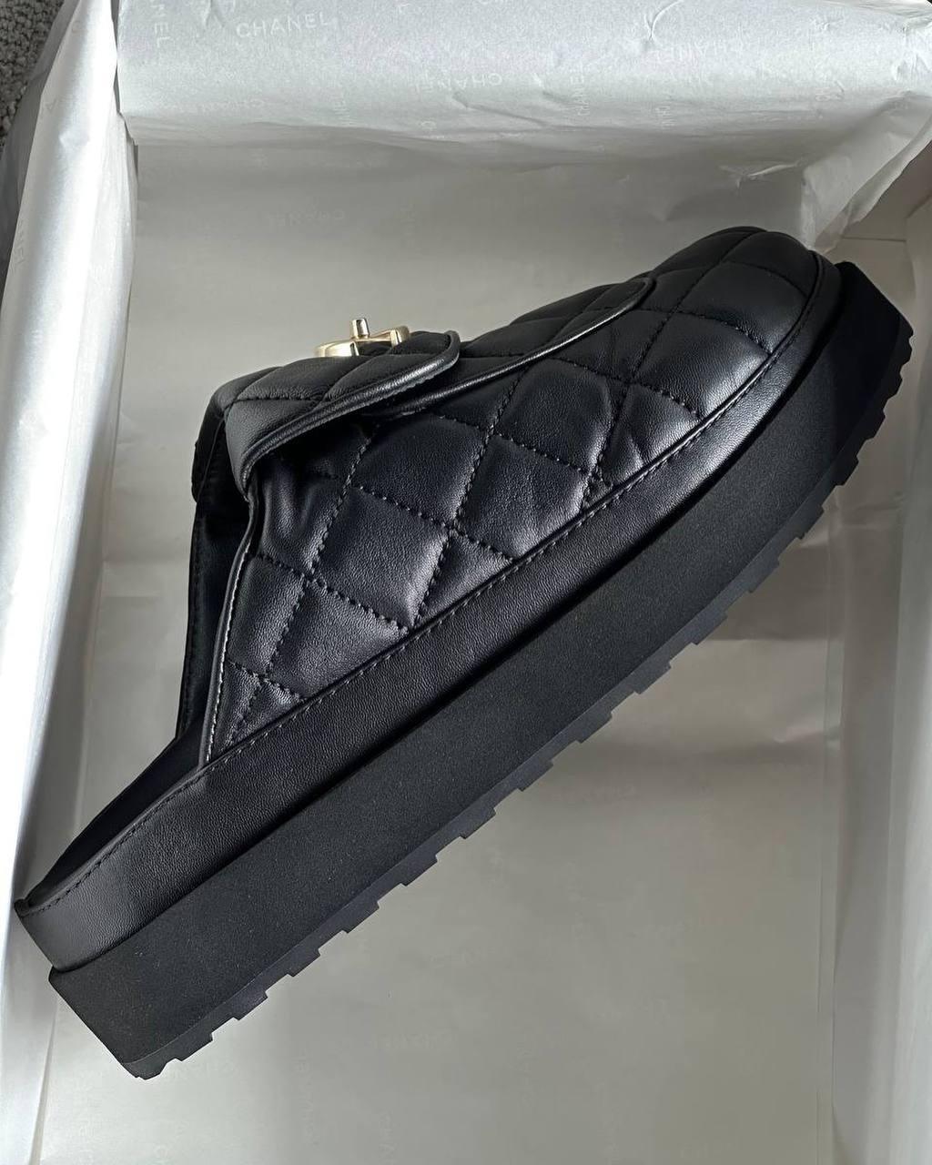 Chanel CC Kapitone Deri Terlik - Glimmer of Luxury