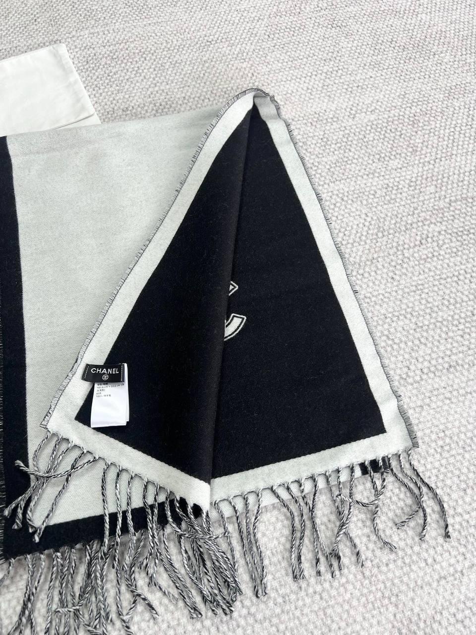 Chanel Atkı - Glimmer of Luxury