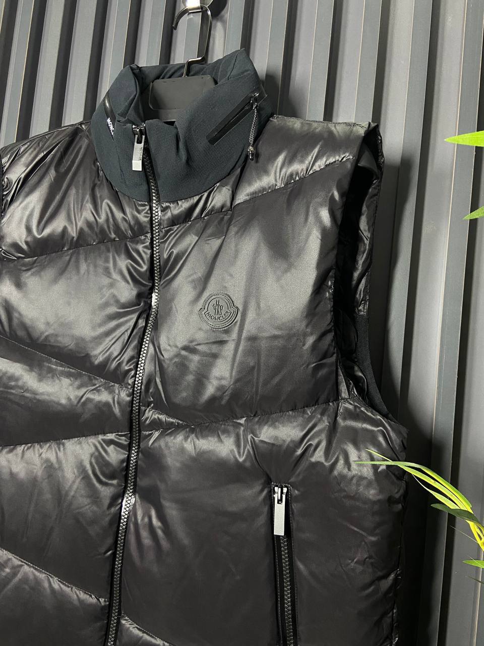 Moncler Kaz Tüyü Dolgulu Desenli Yelek - Glimmer of Luxury