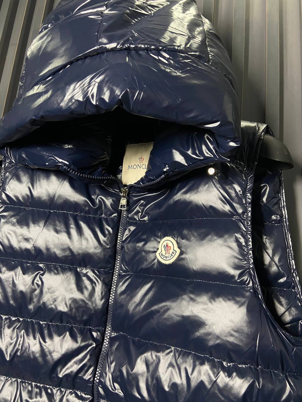 Moncler Kaz Tüyü Dolgulu Yelek - Glimmer of Luxury