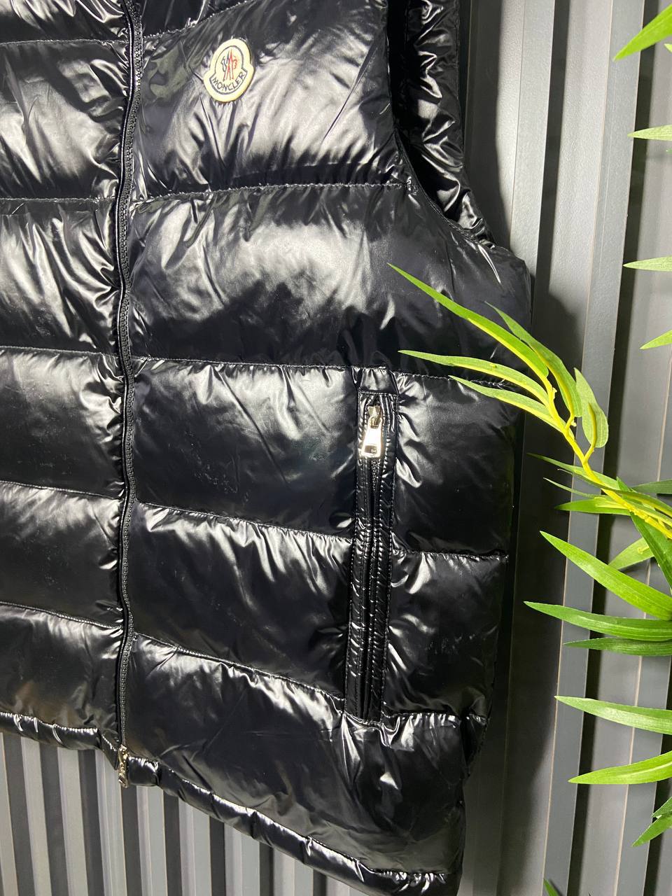 Moncler Kaz Tüyü Dolgulu Yelek - Glimmer of Luxury