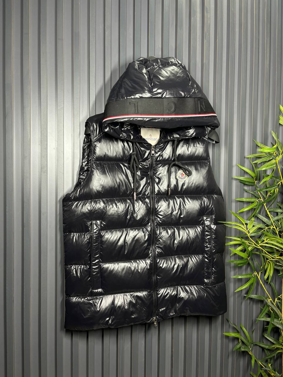 Moncler Kaz Tüyü Dolgulu Yelek - Glimmer of Luxury