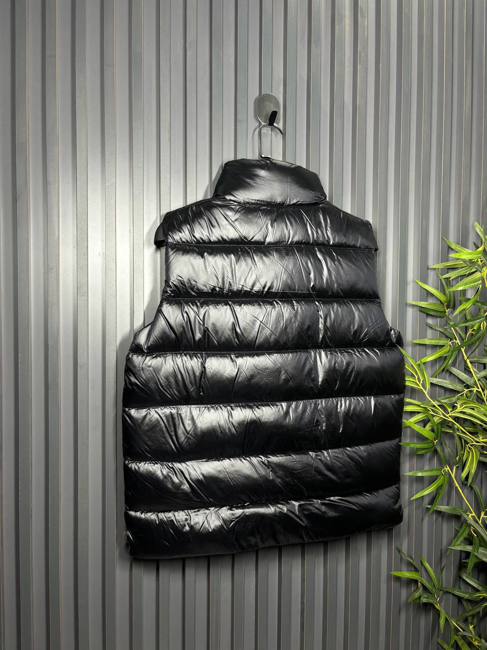 Moncler Kaz Tüyü Dolgulu Yelek - Glimmer of Luxury