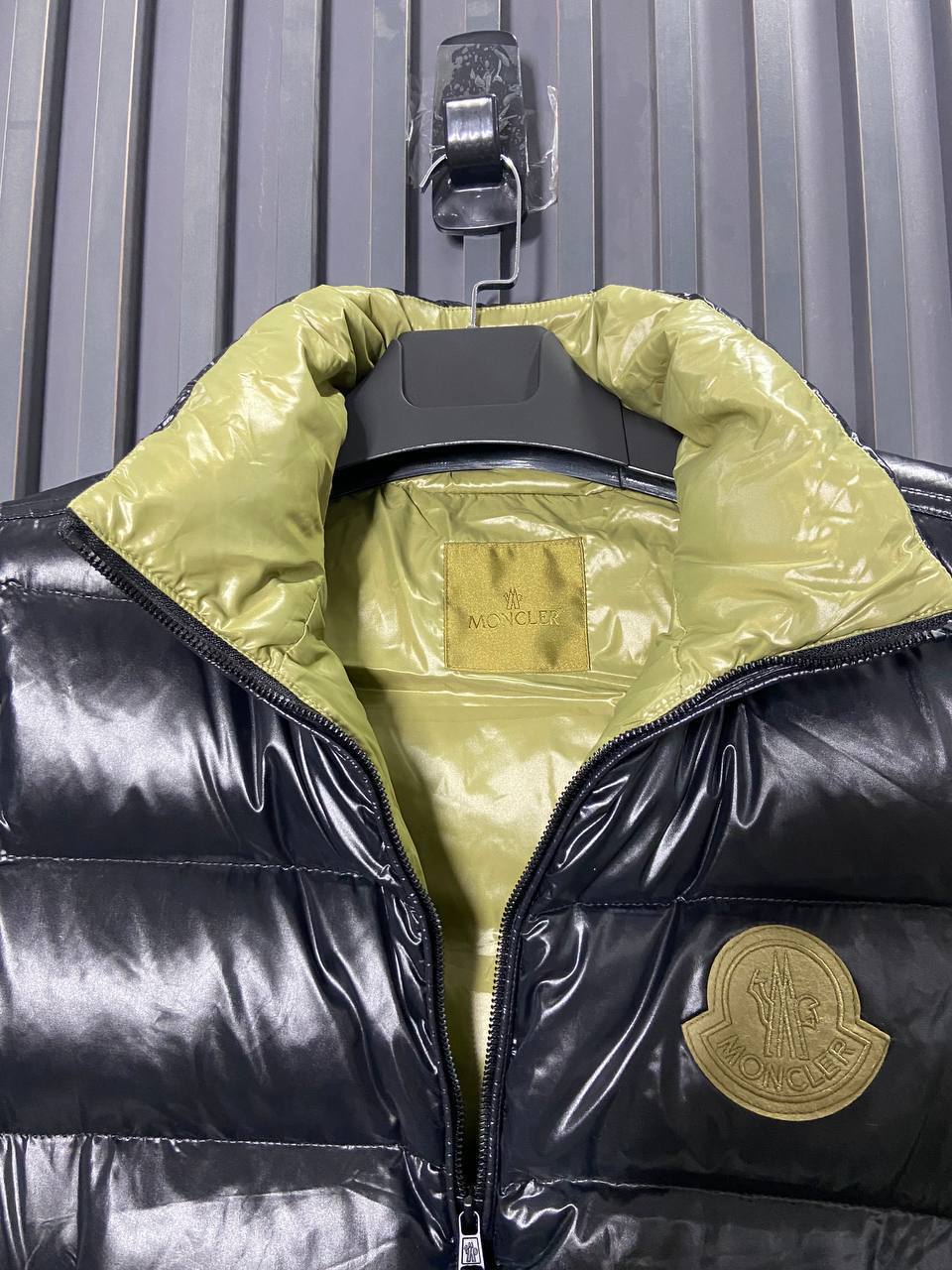 Moncler Kaz Tüyü Dolgulu Yelek - Glimmer of Luxury