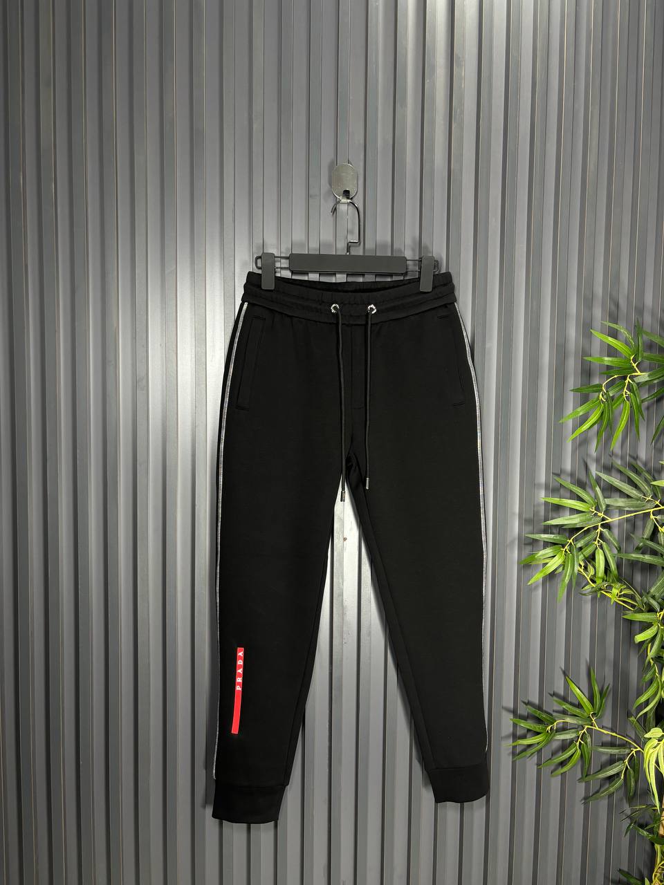 Prada S25 Erkek Eşofman Takımı - Glimmer of Luxury