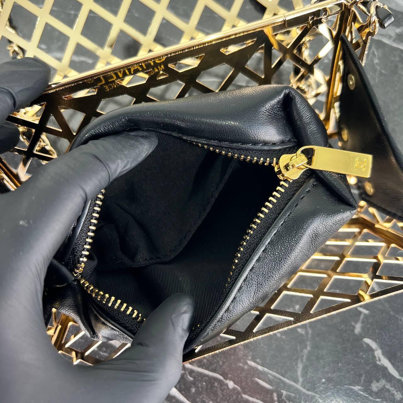 Chanel Altın Donanımlı Altın Metal Mini Kafes Flap Çanta 2021 - Glimmer of Luxury