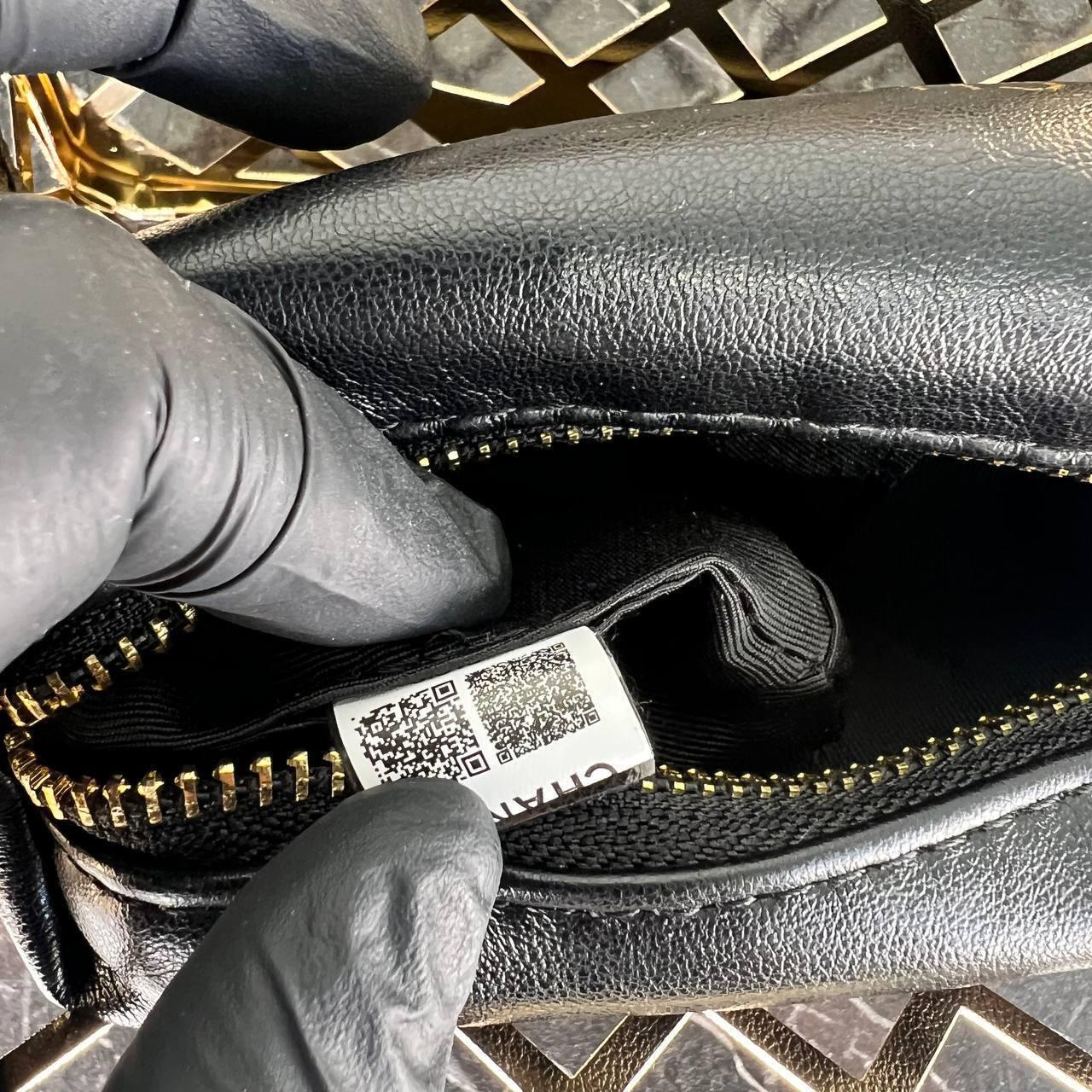 Chanel Altın Donanımlı Altın Metal Mini Kafes Flap Çanta 2021 - Glimmer of Luxury