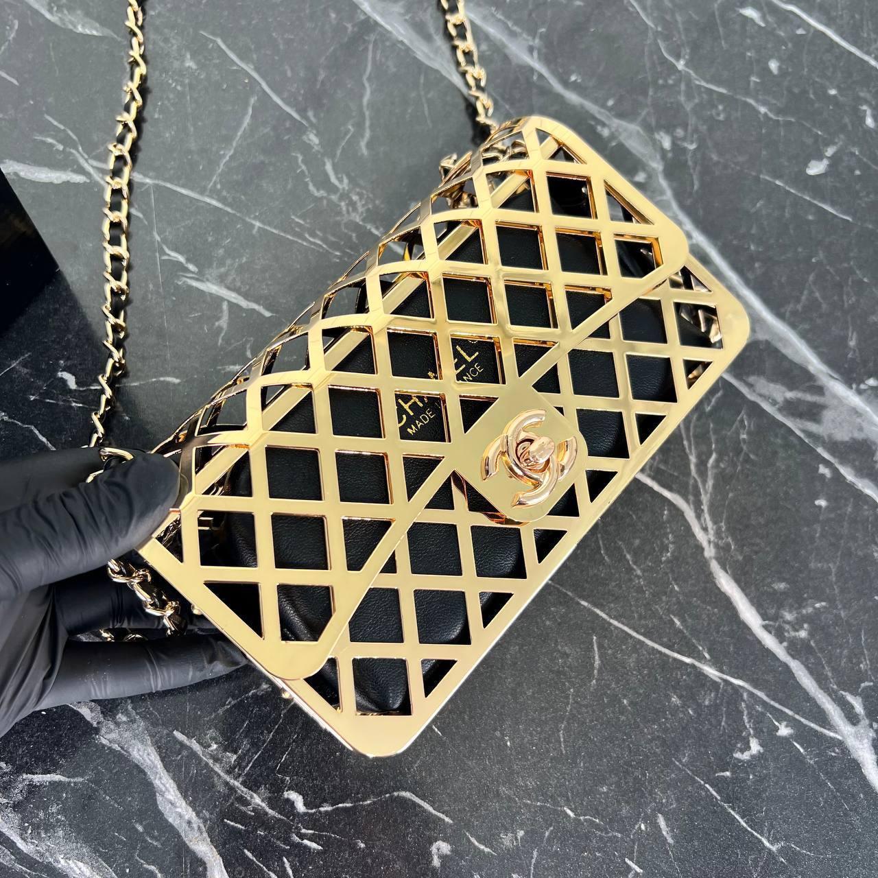 Chanel Altın Donanımlı Altın Metal Mini Kafes Flap Çanta 2021 - Glimmer of Luxury