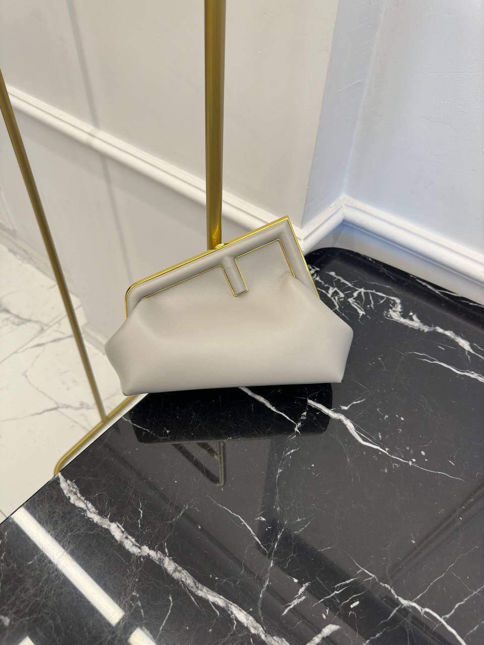 Fendi First Küçük Çanta - Glimmer of Luxury