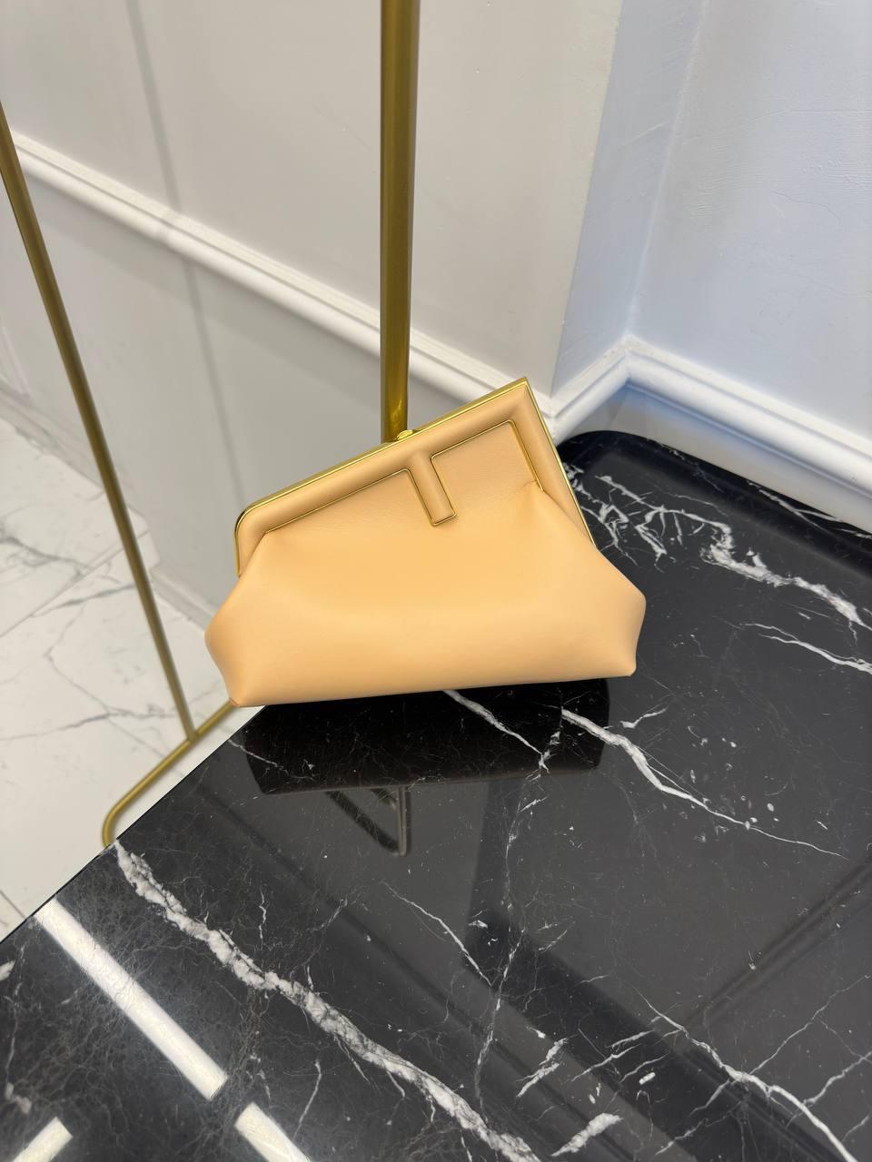 Fendi First Küçük Çanta - Glimmer of Luxury