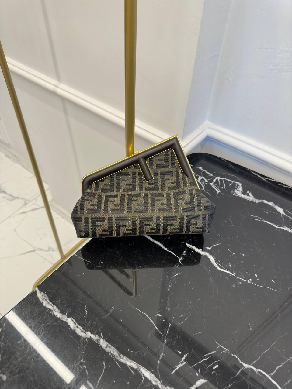 Fendi First Küçük Çanta - Glimmer of Luxury