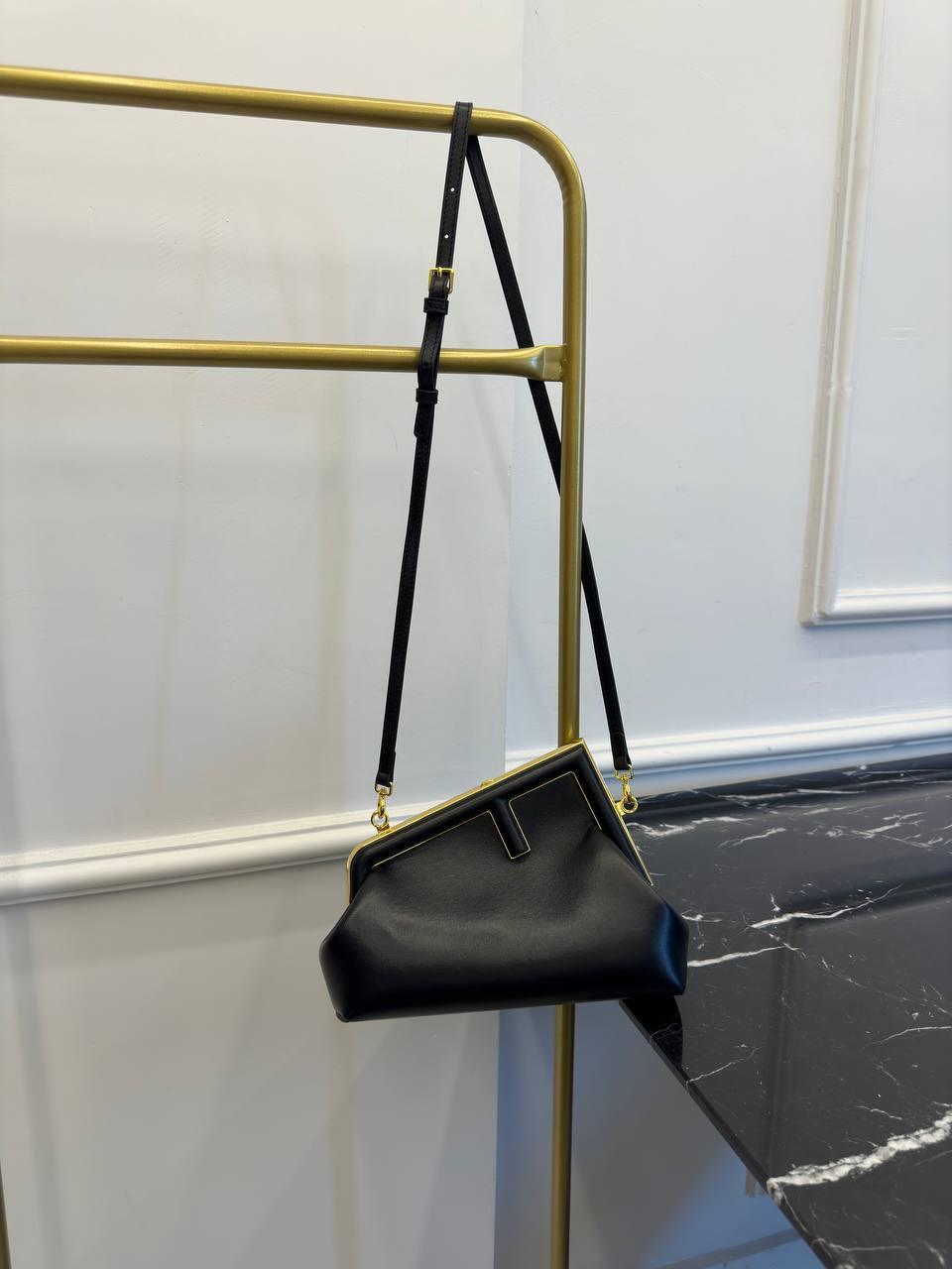 Fendi First Küçük Çanta - Glimmer of Luxury