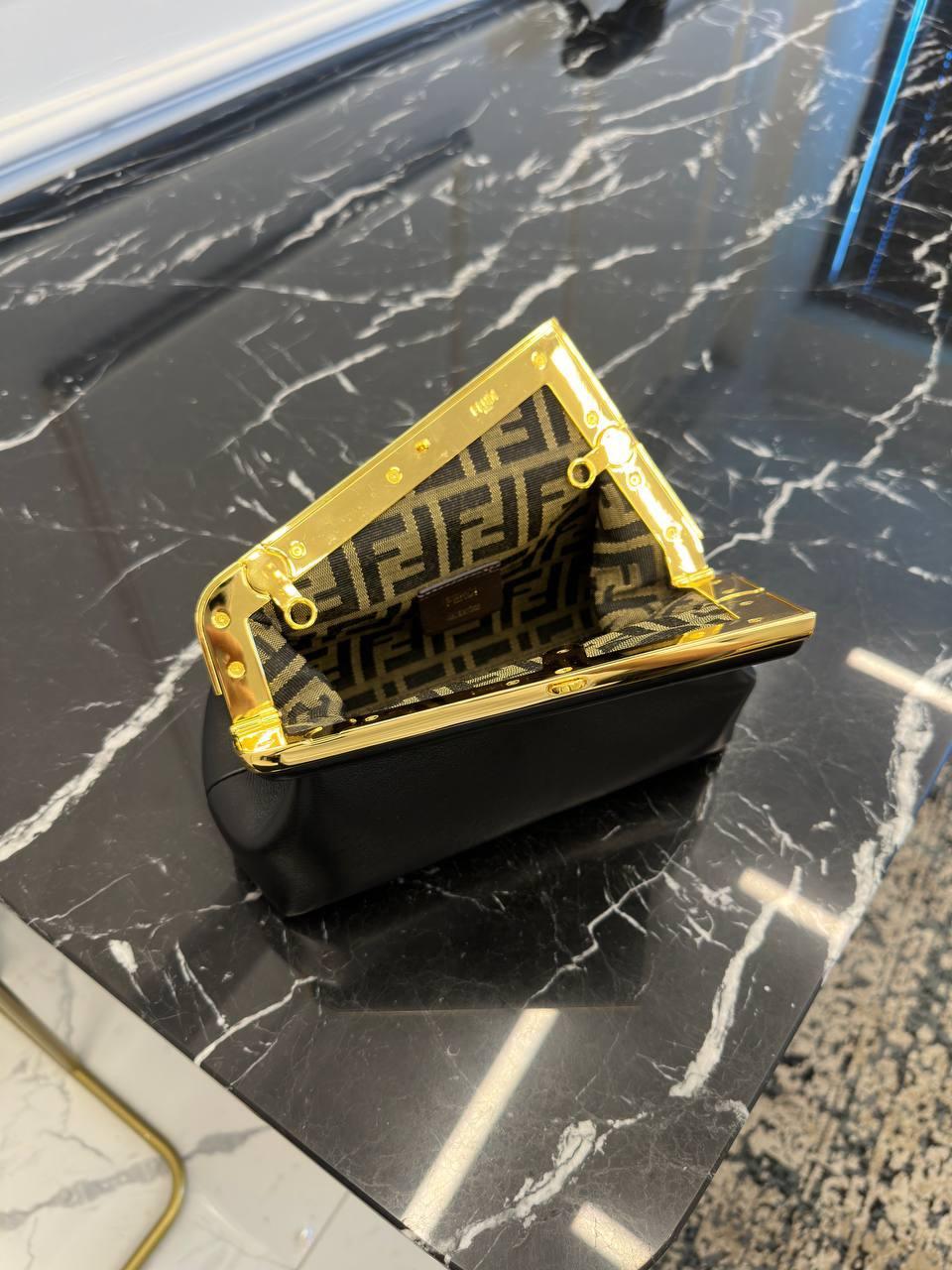 Fendi First Küçük Çanta - Glimmer of Luxury