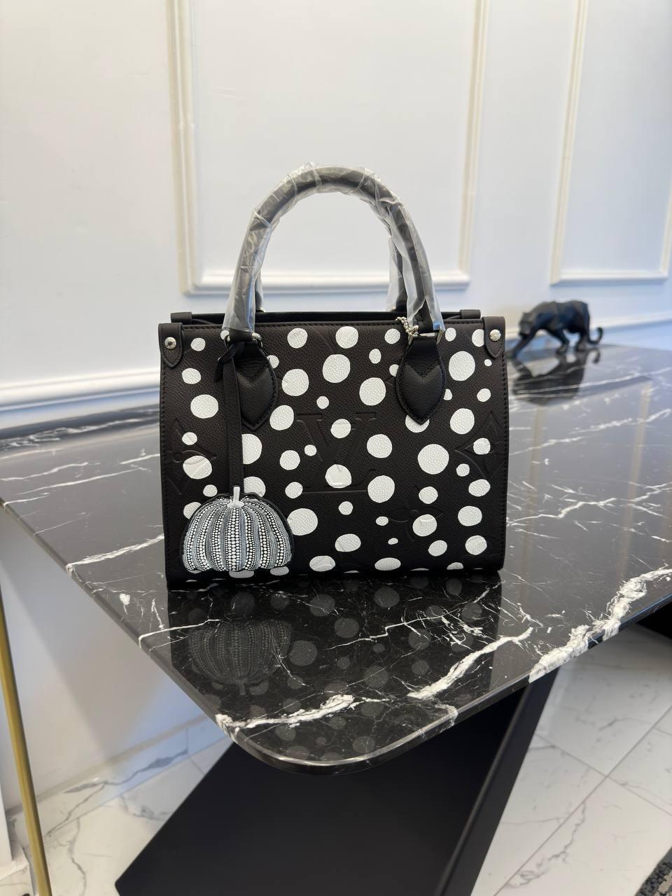 Louis Vuitton LV x YK OnTheGo PM Kadın Çantası - Glimmer of Luxury