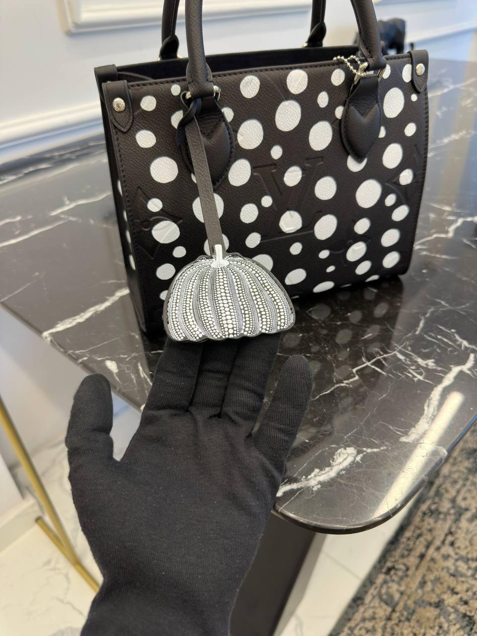 Louis Vuitton LV x YK OnTheGo PM Kadın Çantası - Glimmer of Luxury