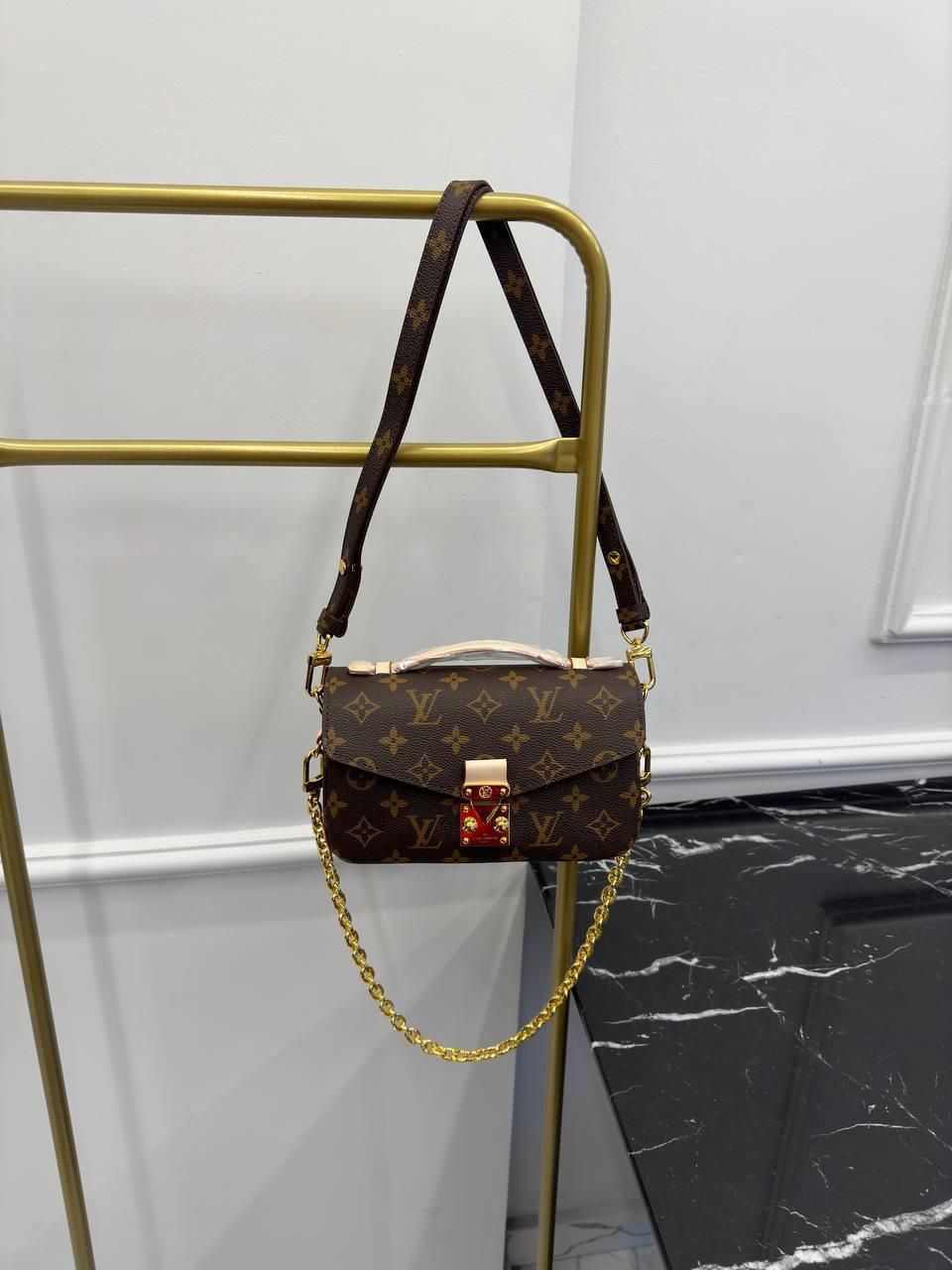 Louis Vuitton Pochette Métis Doğu Batı - Glimmer of Luxury