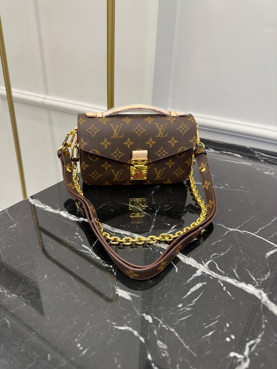 Louis Vuitton Pochette Métis Doğu Batı - Glimmer of Luxury
