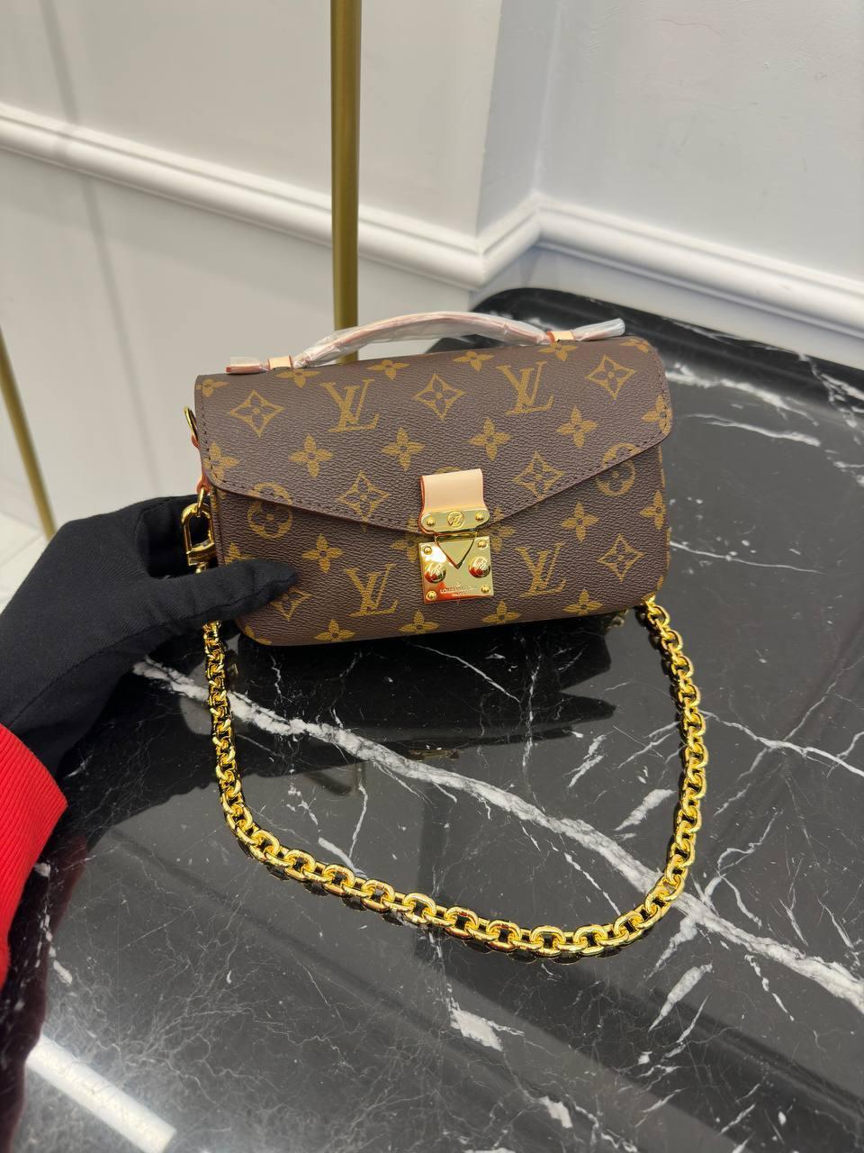 Louis Vuitton Pochette Métis Doğu Batı - Glimmer of Luxury