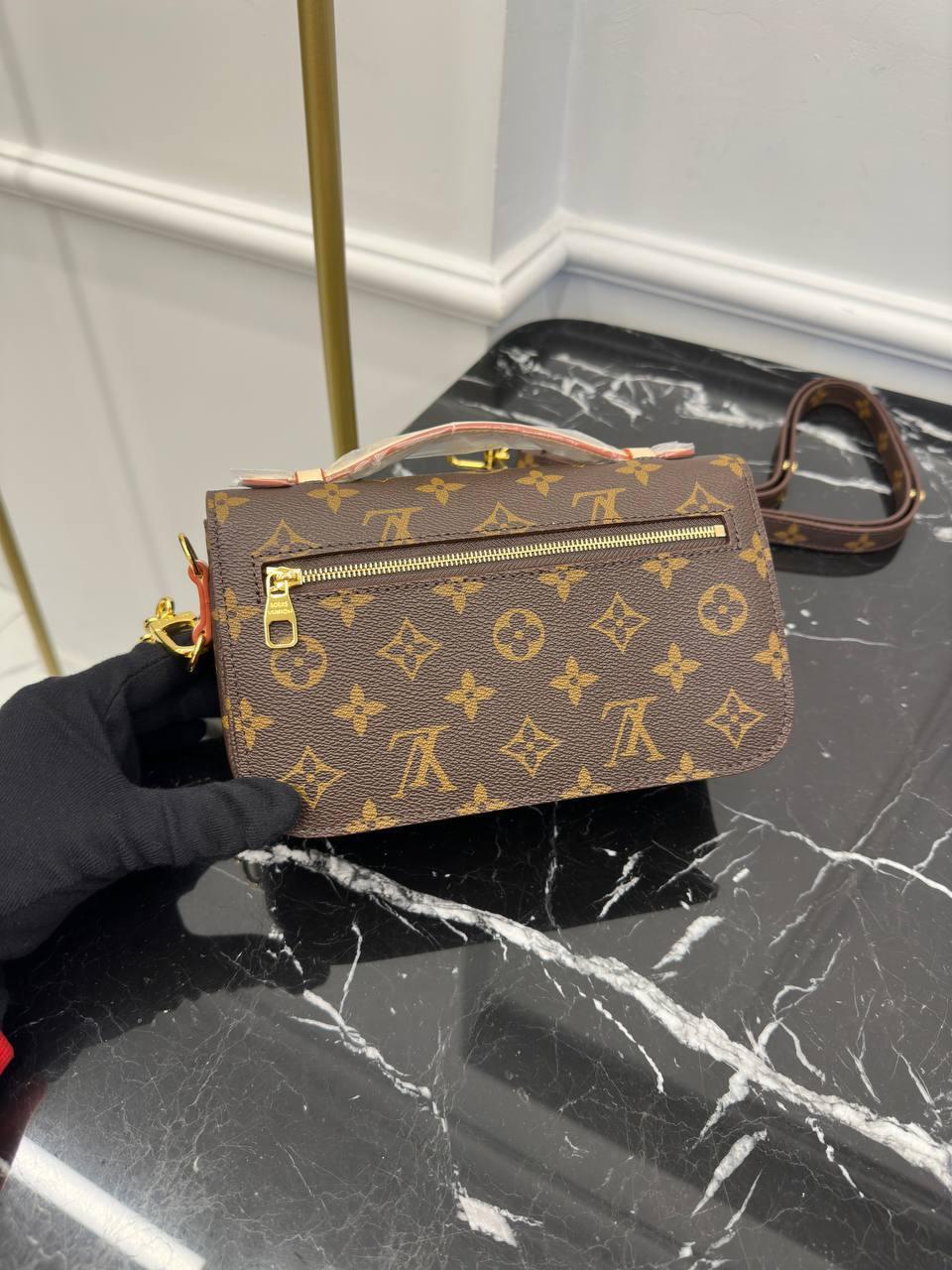 Louis Vuitton Pochette Métis Doğu Batı - Glimmer of Luxury